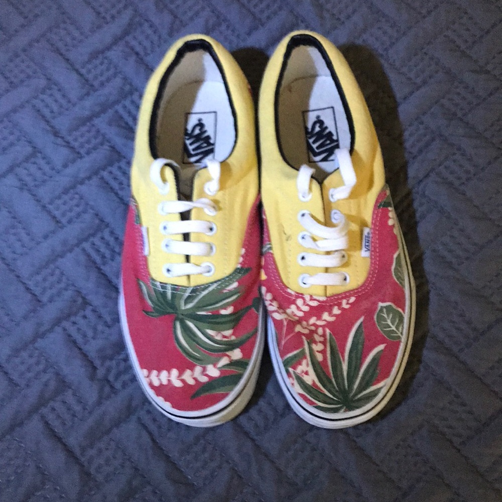 Tennis shoe .VAN DOREN